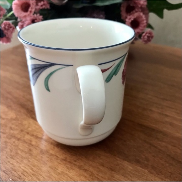 Lenox Poppies on Blue Mug - Picture 4 of 6